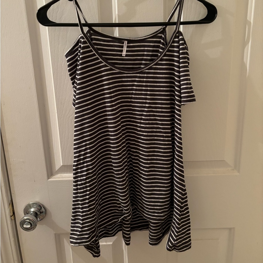 Tresics Black and white striped t shirt Medium